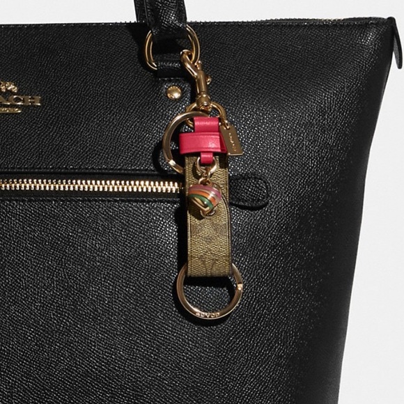 Coach Trigger Snap Bag Charm In Signature Canvas With Heart Charm NWT - Picture 2 of 9